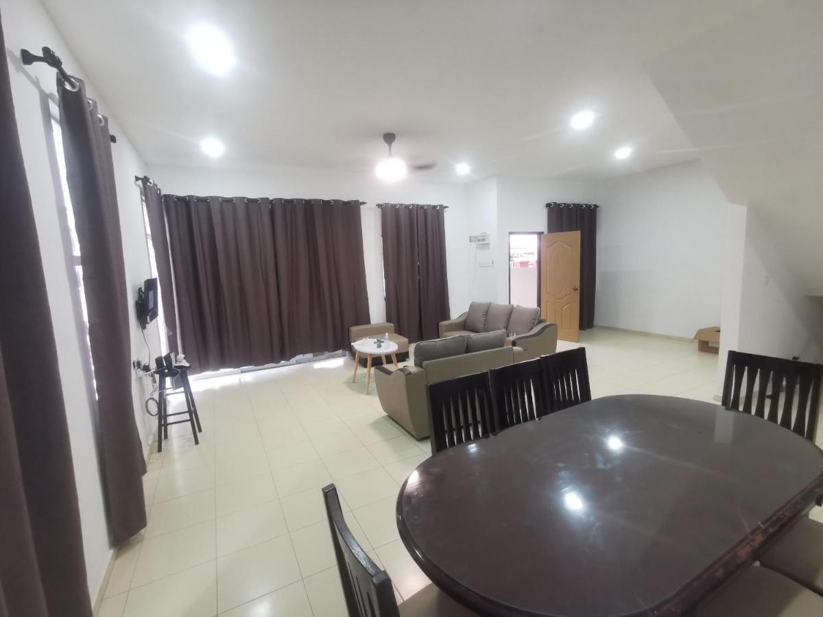 Oyo Homes 90524 D'J Pegaso Serom Homestay Muar Exterior foto